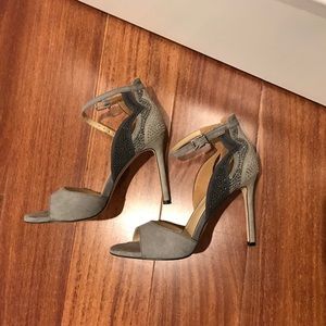 Worn once- Jessica Simpson grey suede heel